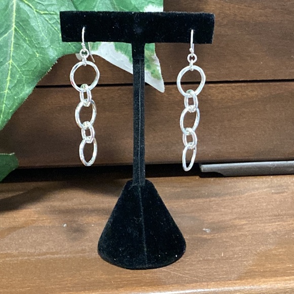 NWOT - Multi Link Silvertone/Black Beaded Hoop Necklace & Dangle Earrings - Picture 3 of 5